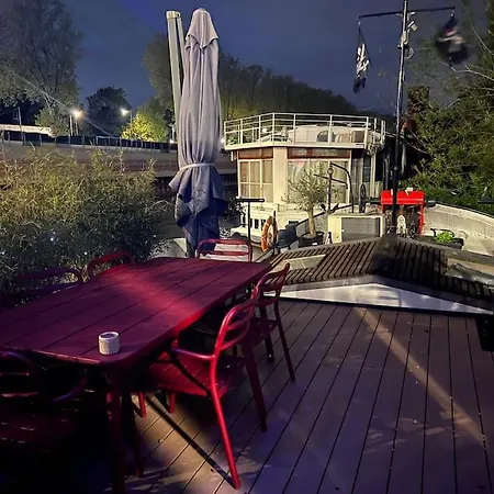 Magnifique Peniche Sur Les Quais De Seine Botel *